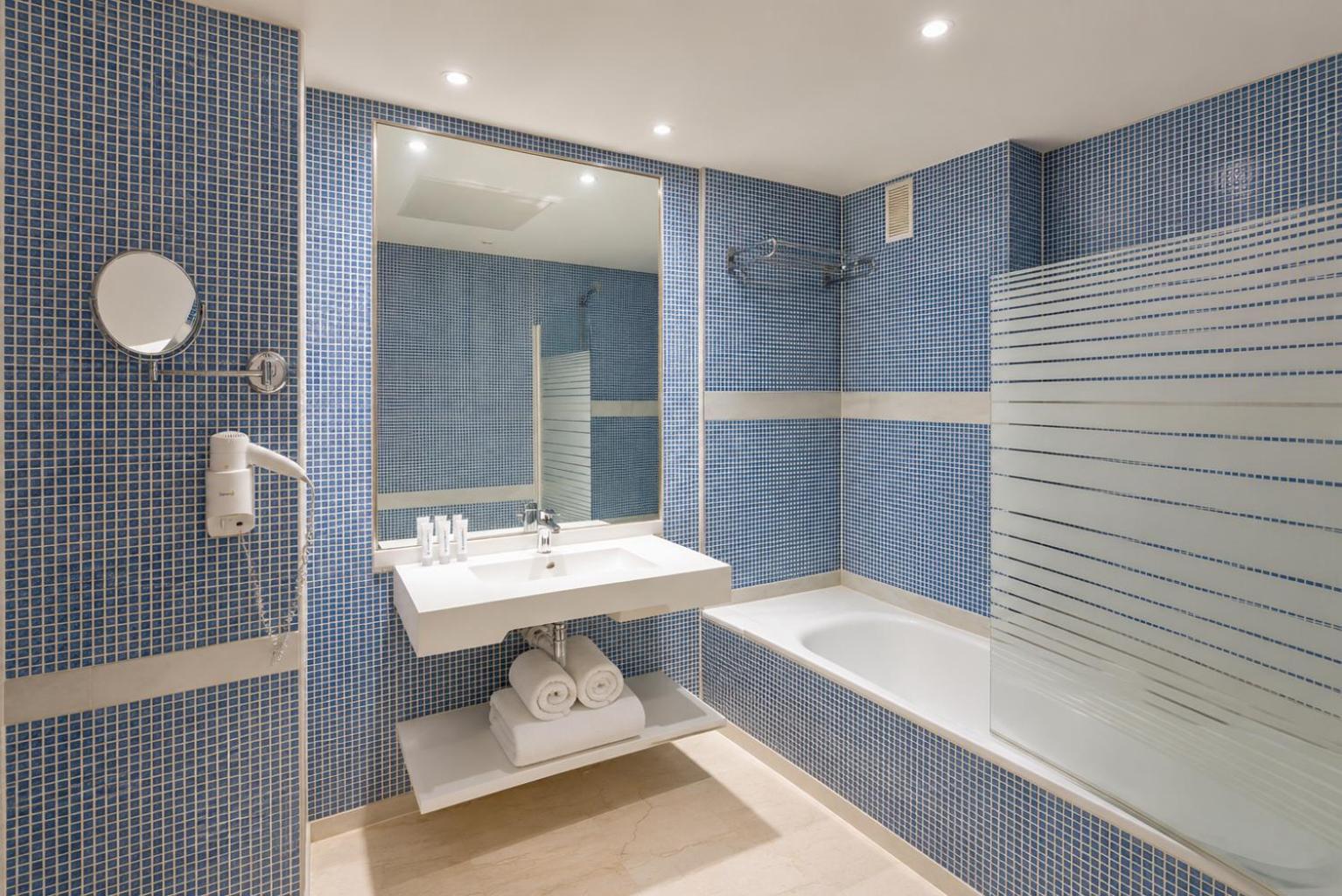 One bedroom apartment Lateral Sea Views